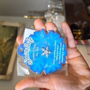 Crystal snowflake pin